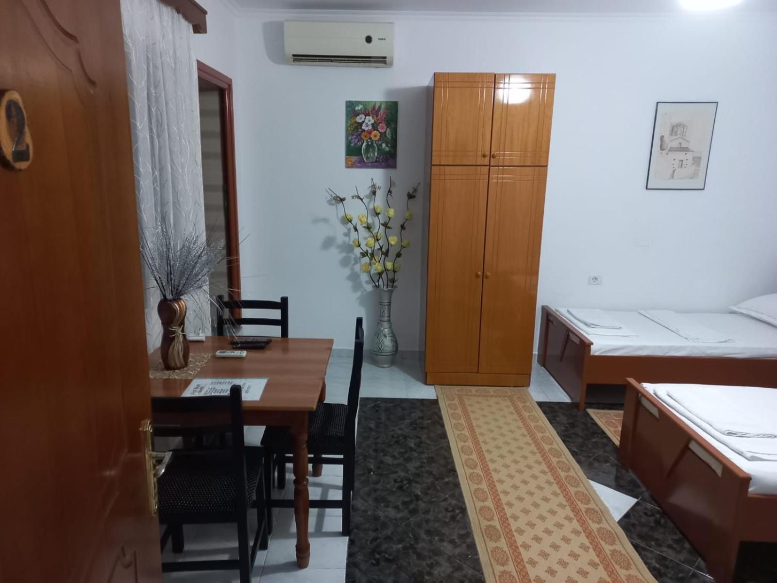 Guest House Bumbli Berat Rum bild