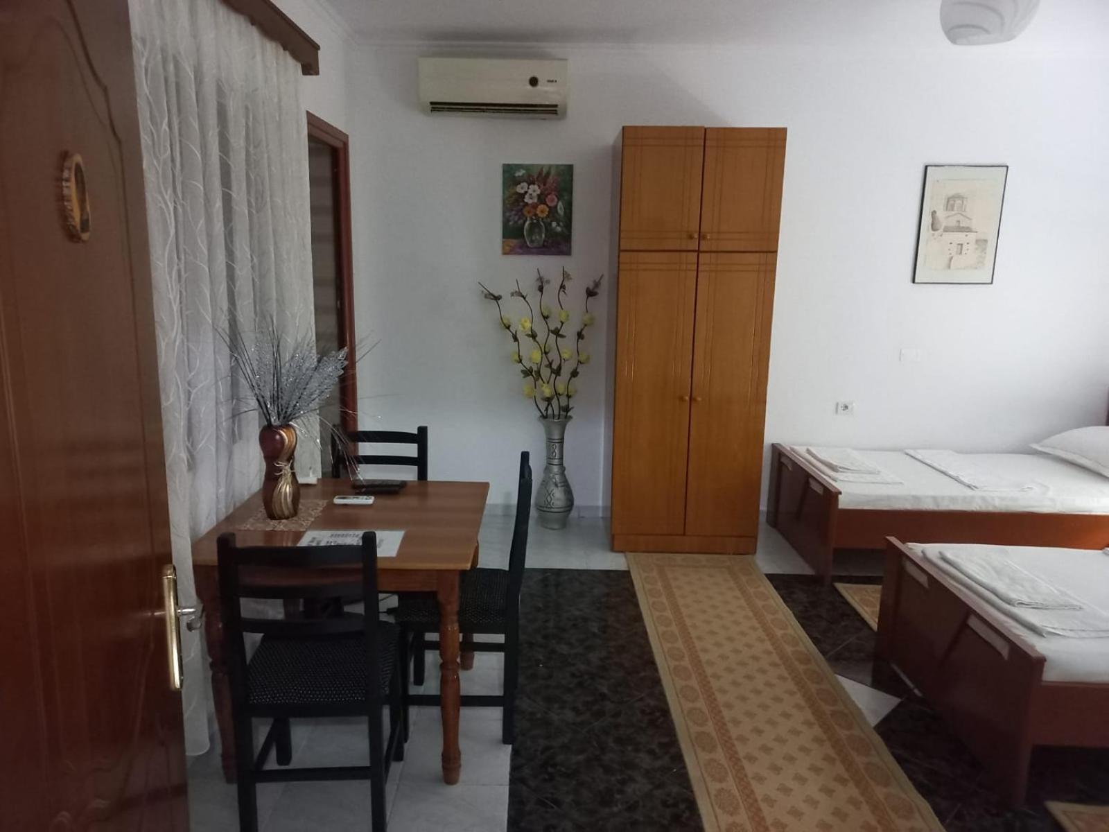 Guest House Bumbli Berat Rum bild